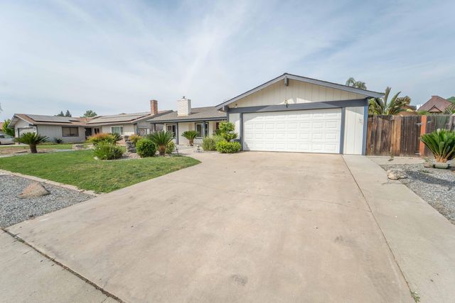 1480 Heritage Avenue W, Porterville, CA 93257