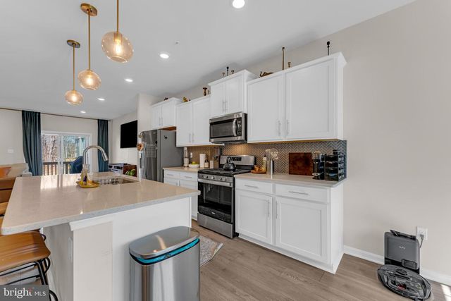 8805 MIMOSA AVE, Clinton, MD 20735