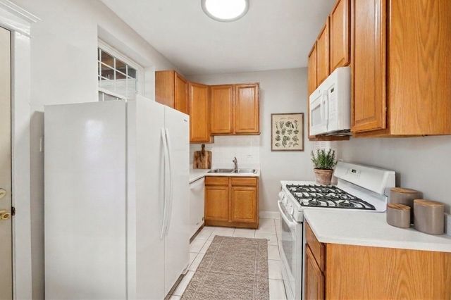 2457 W Eastwood Avenue 1, Chicago, IL 60625