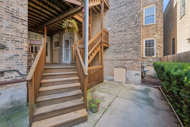2457 W Eastwood Avenue 1, Chicago, IL 60625