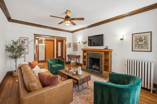 2457 W Eastwood Avenue 1, Chicago, IL 60625