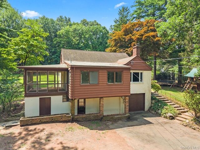 10 Farview Terrace, Airmont, NY 10901