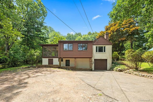 10 Farview Terrace, Airmont, NY 10901