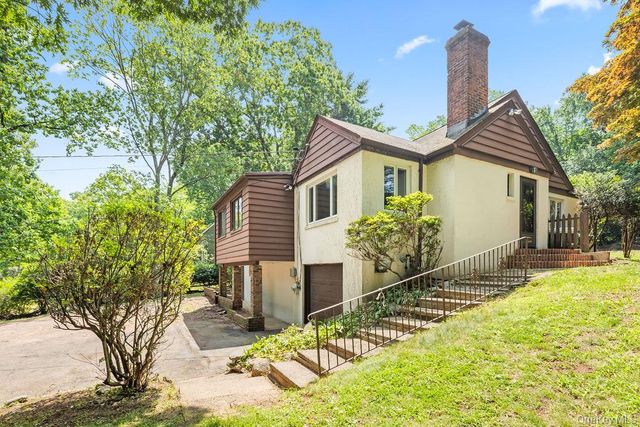 10 Farview Terrace, Airmont, NY 10901