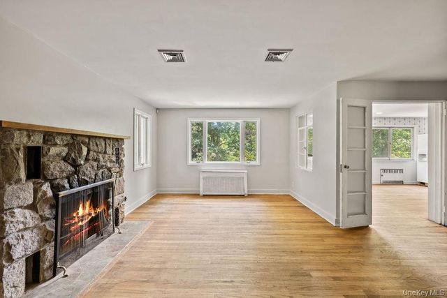 10 Farview Terrace, Airmont, NY 10901