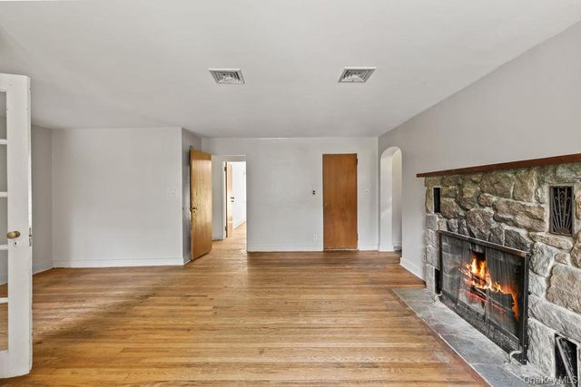10 Farview Terrace, Airmont, NY 10901