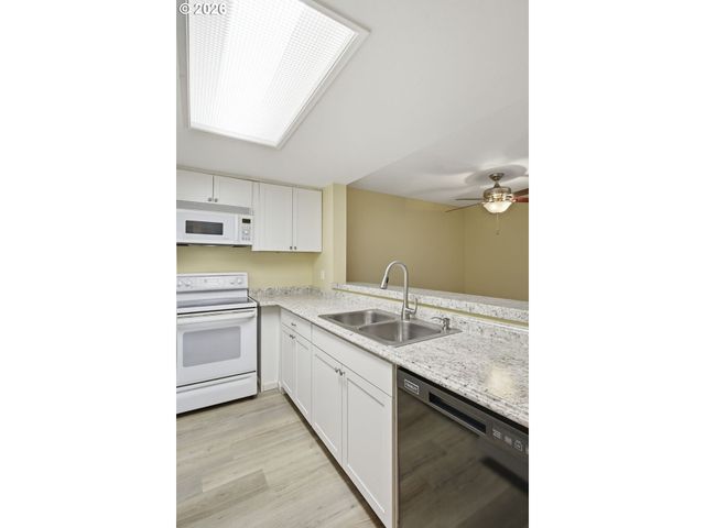 9842 Se TALBERT St, Clackamas, OR 97015