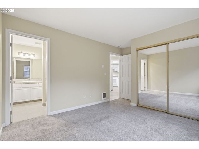 9842 Se TALBERT St, Clackamas, OR 97015