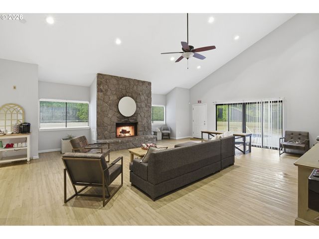 9842 Se TALBERT St, Clackamas, OR 97015