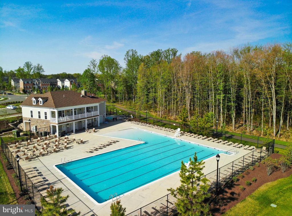 15997 GREYMILL MANOR DR, Haymarket, VA 20169