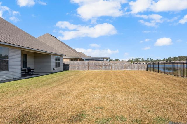 17482 Soaring Flight Dr, Prairieville, LA 70769