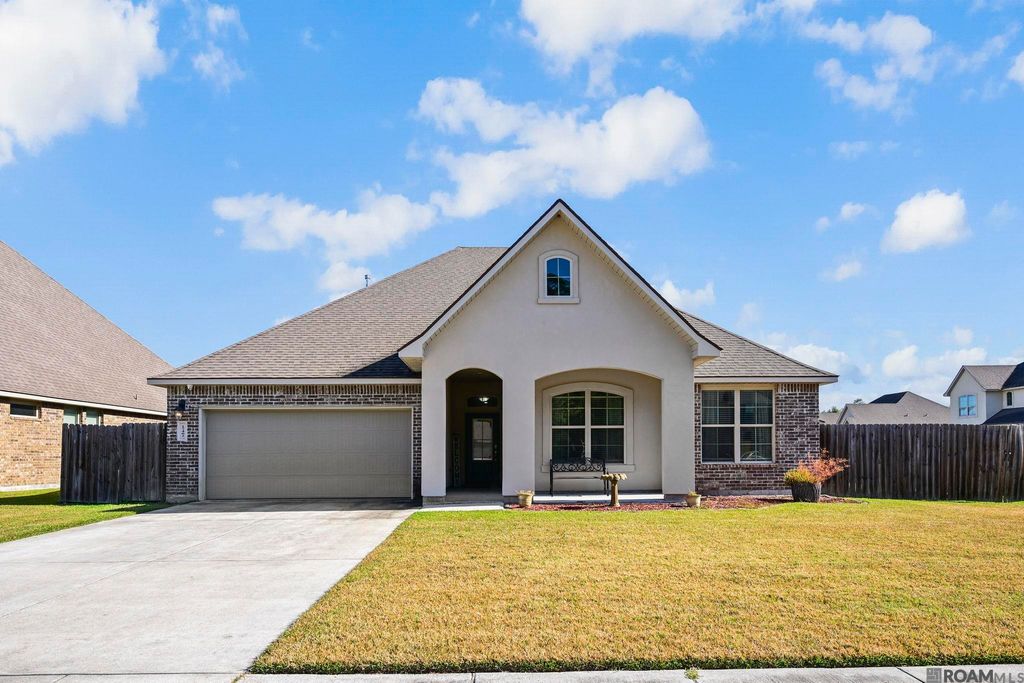 17482 Soaring Flight Dr, Prairieville, LA 70769