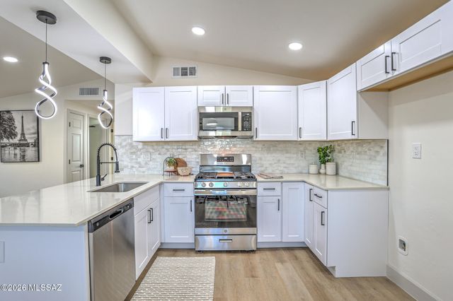 2103 E 33rd Street, Tucson, AZ 85713