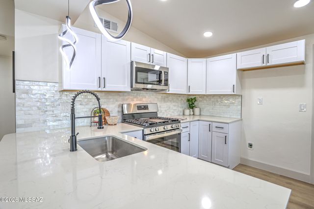 2103 E 33rd Street, Tucson, AZ 85713