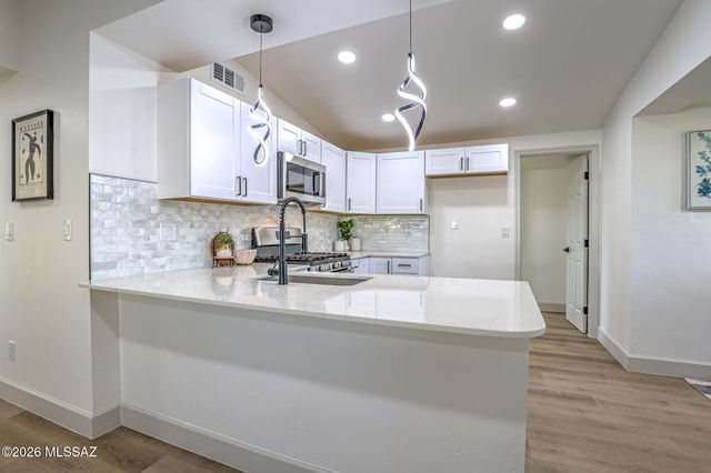 2103 E 33rd Street, Tucson, AZ 85713