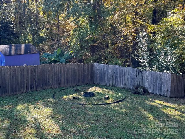 314 E Louisiana Avenue, Bessemer City, NC 28016