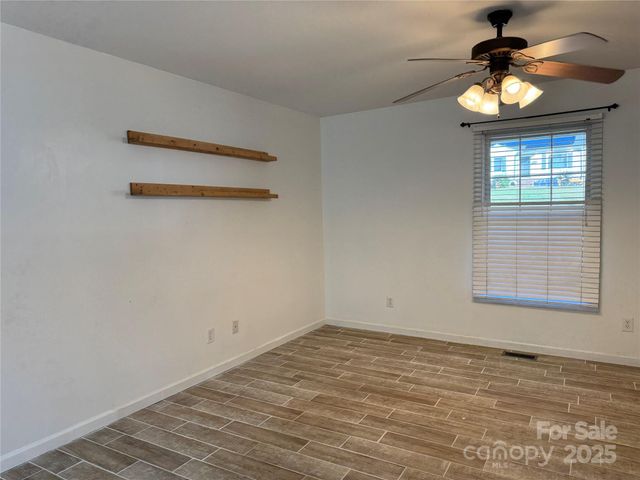 314 E Louisiana Avenue, Bessemer City, NC 28016