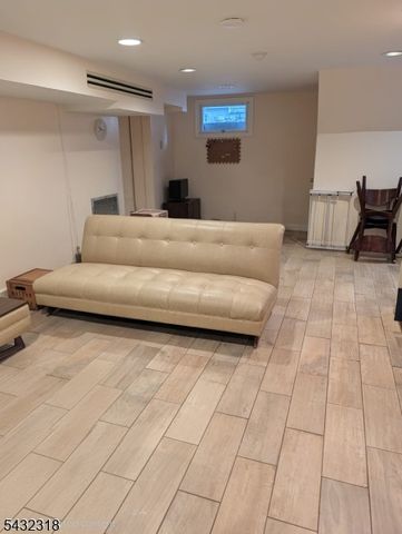1113 Harding Rd, Elizabeth City, NJ 07208