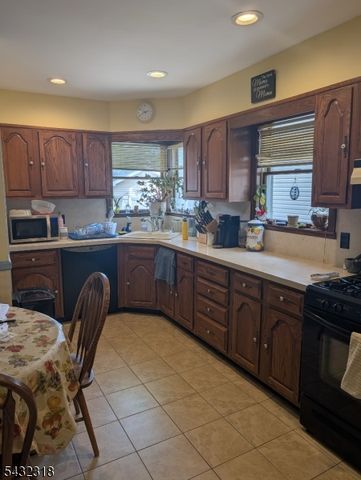 1113 Harding Rd, Elizabeth City, NJ 07208