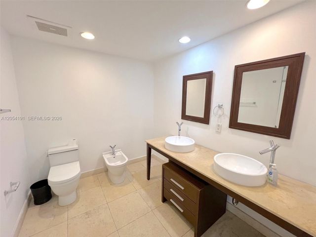 495 BRICKELL AV 4208, Miami, FL 33131