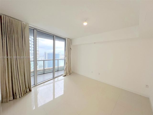 495 BRICKELL AV 4208, Miami, FL 33131