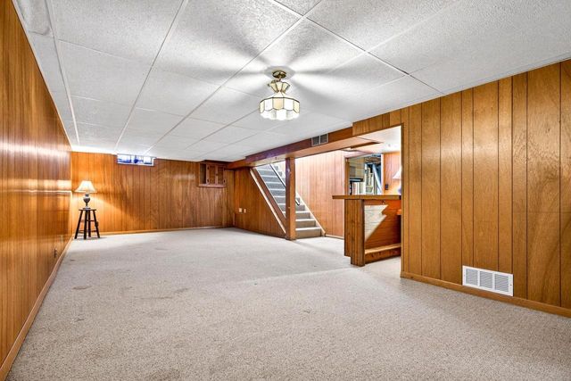 1276 IRISH ROAD, Neenah, WI 54956