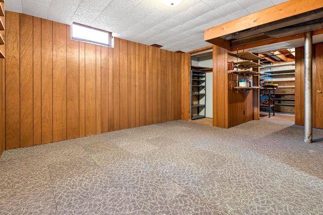 1276 IRISH ROAD, Neenah, WI 54956