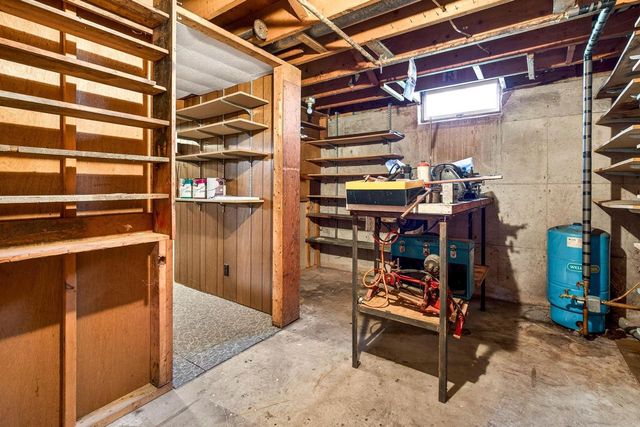 1276 IRISH ROAD, Neenah, WI 54956