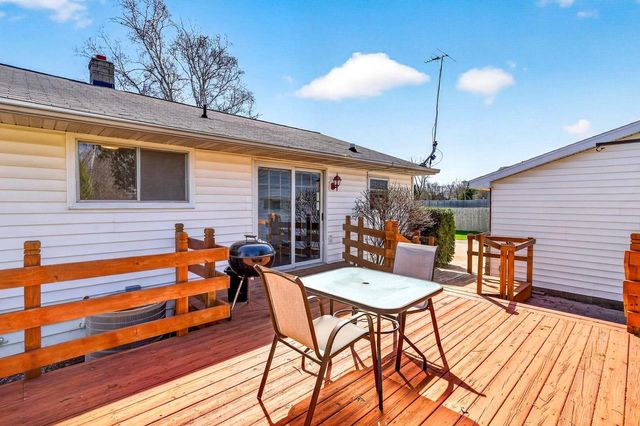 1276 IRISH ROAD, Neenah, WI 54956