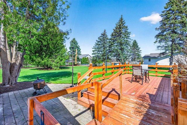 1276 IRISH ROAD, Neenah, WI 54956