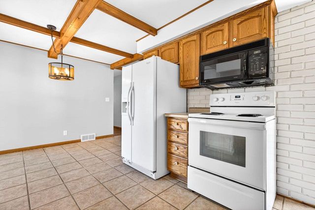 1276 IRISH ROAD, Neenah, WI 54956