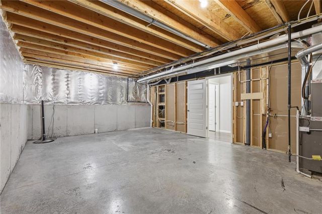 21285 W 219th Street, Spring Hill, KS 66083