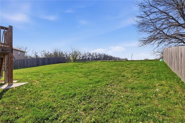 21285 W 219th Street, Spring Hill, KS 66083