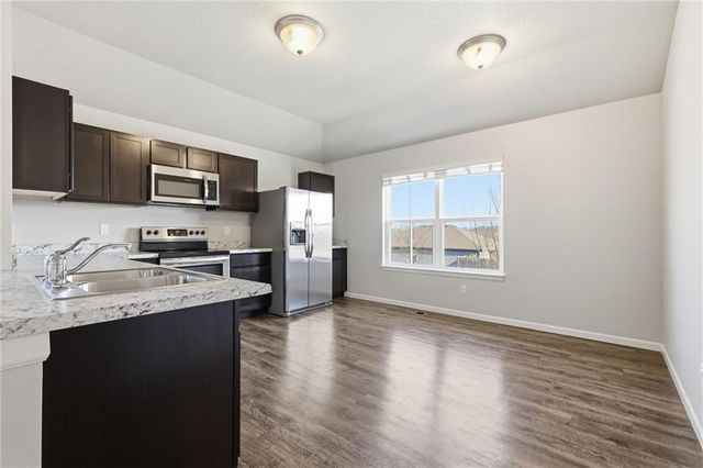 21285 W 219th Street, Spring Hill, KS 66083