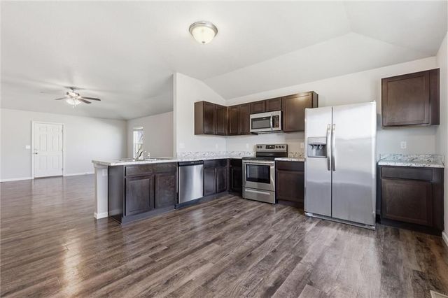 21285 W 219th Street, Spring Hill, KS 66083