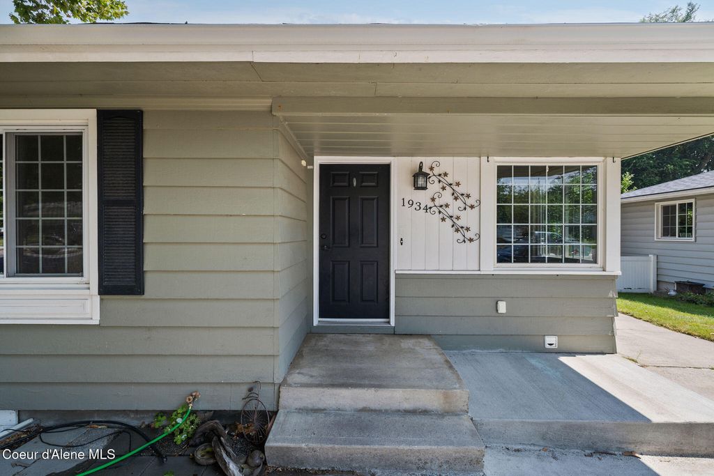 1934 N 7th ST, Coeur d'Alene, ID 83814 photo 2