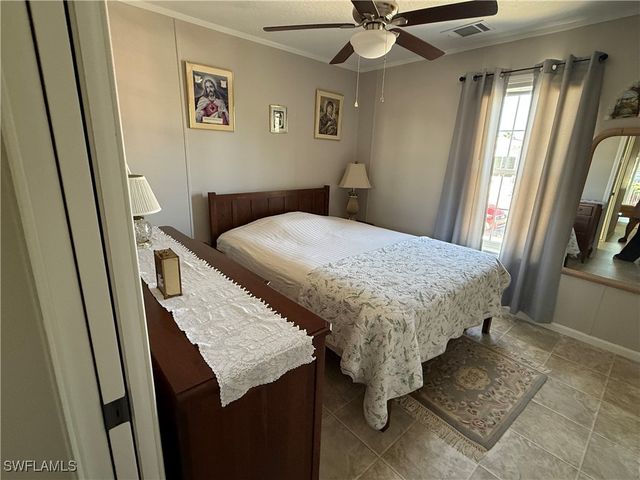 25 Bass LN, Naples, FL 34114