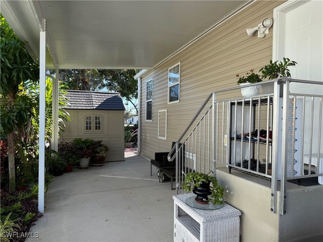25 Bass LN, Naples, FL 34114
