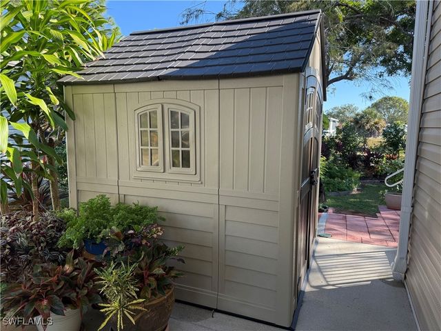 25 Bass LN, Naples, FL 34114