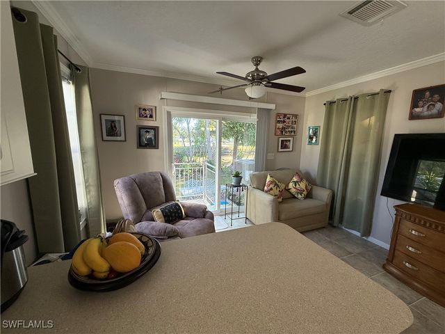 25 Bass LN, Naples, FL 34114