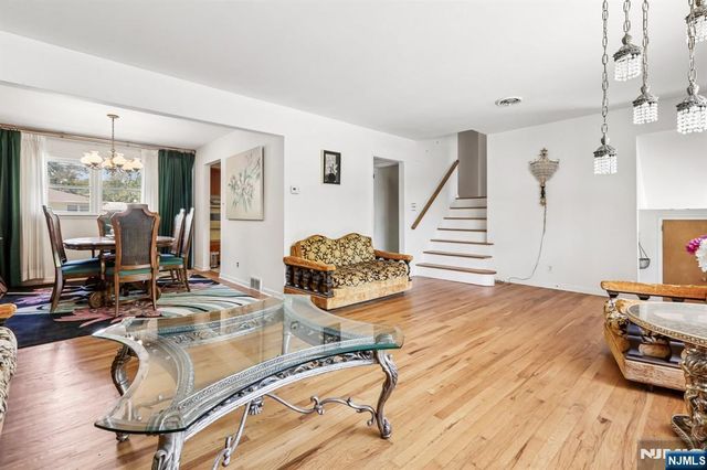 1355 Ratzer Road, Wayne, NJ 07470