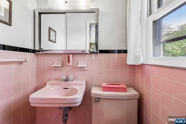 1355 Ratzer Road, Wayne, NJ 07470