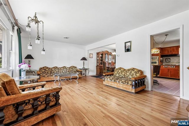 1355 Ratzer Road, Wayne, NJ 07470