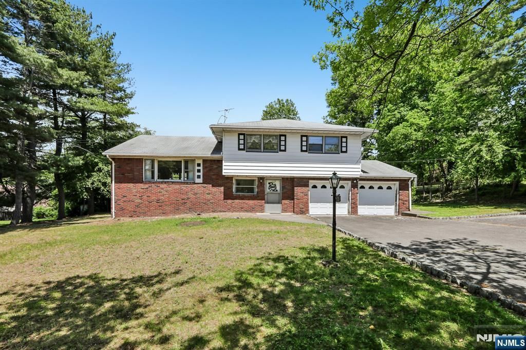 1355 Ratzer Road, Wayne, NJ 07470