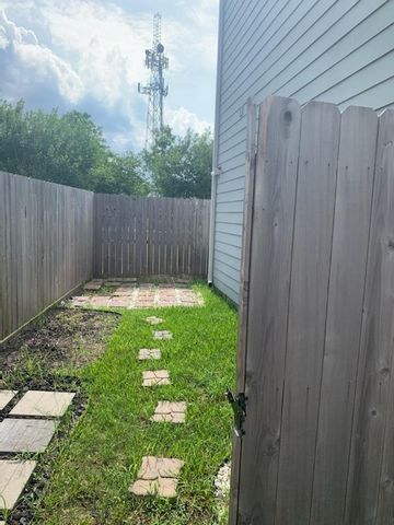 709 Link Road, Houston, TX 77009