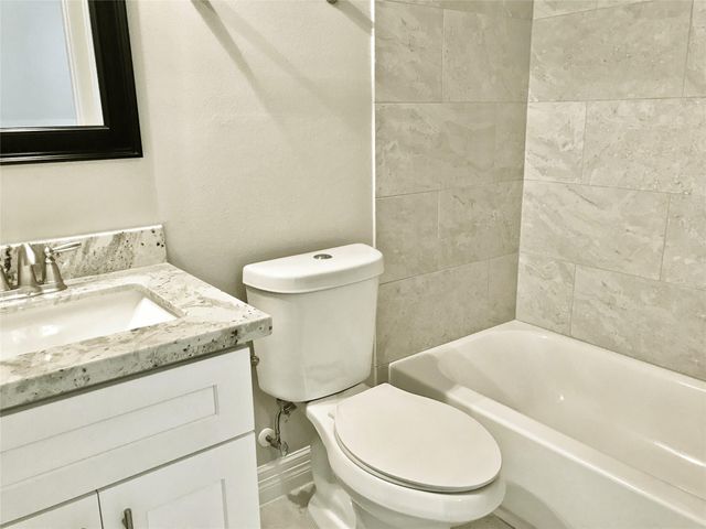 709 Link Road, Houston, TX 77009