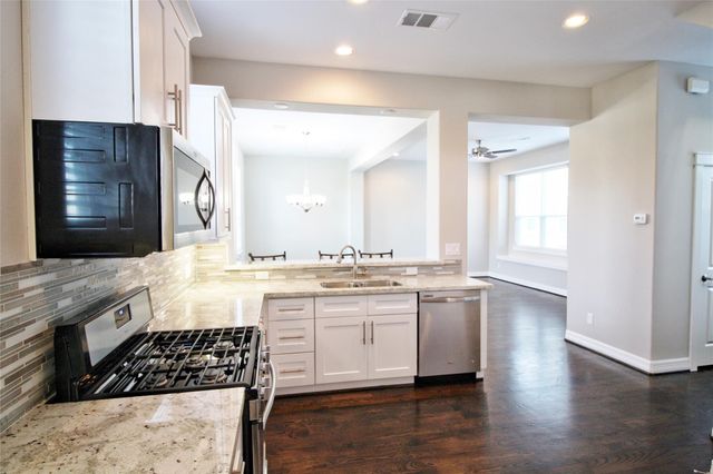 709 Link Road, Houston, TX 77009