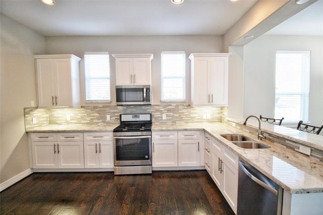 709 Link Road, Houston, TX 77009