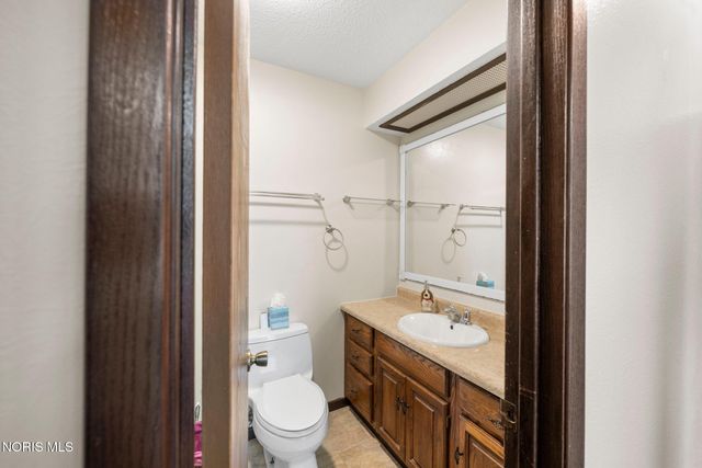 8340 Monclova Road, Monclova, OH 43542