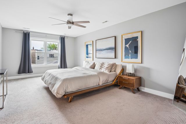 5215 W Pensacola Avenue, Chicago, IL 60641